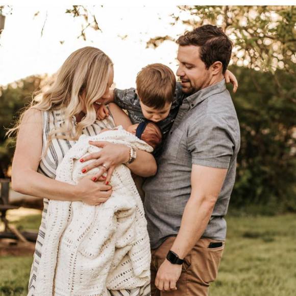 Meet your Posher, Amanda - Picture 1 of 1